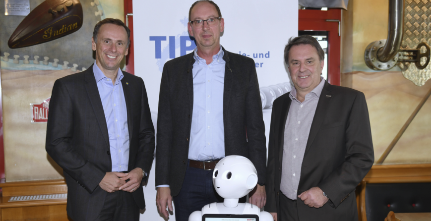 roboter-pipelino-bringt-die-digitalisierung-an-den-tisch